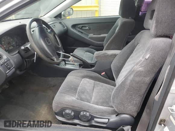 2001 Honda Accord z VIN 1HGCG32871A004296, wystawiony jako Copart lot #79751494 z przebiegiem 223 281 mil mil oraz Szkoda całkowita • Salvage title. Historia ofert i sprzedaży dostępna na DreamBid. Obrazek 7.