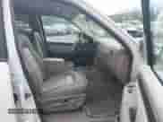 2003 Ford Explorer Eddie Bauer z VIN 1FMZU74KX3UC60074, wystawiony jako IAAI lot #42579589 z przebiegiem 149 873 mil mil oraz . Historia ofert i sprzedaży dostępna na DreamBid. Obrazek 5.