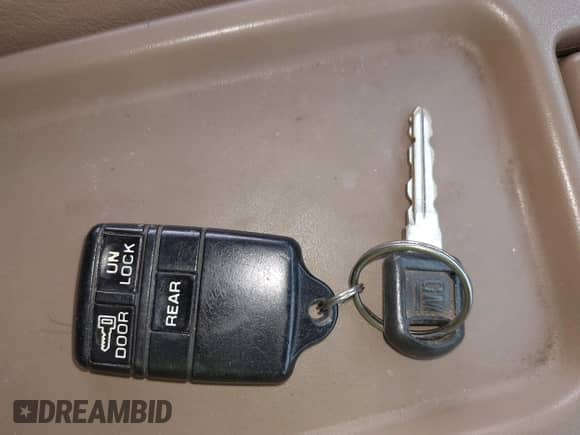 1995 Chevrolet Suburban с VIN 1GNGK26K1SJ393217, выставлен на аукционе IAAI как лот 42986415 с пробегом 198 848 миль миль и . История ставок и продаж доступна на DreamBid. Изображение 11.