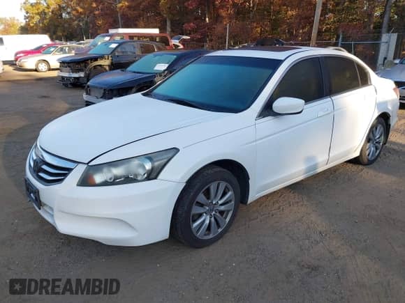 2011 Honda Accord EX-L с VIN 1HGCP2F88BA017905, выставлен на аукционе IAAI как лот 43553057 с пробегом 296 939 миль миль и . История ставок и продаж доступна на DreamBid. Изображение 17.