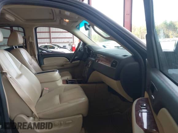 2008 Chevrolet Suburban 2LT с VIN 1GNFK16338J226994, выставлен на аукционе IAAI как лот 43363534 с пробегом 165 822 миль миль и . История ставок и продаж доступна на DreamBid. Изображение 5.