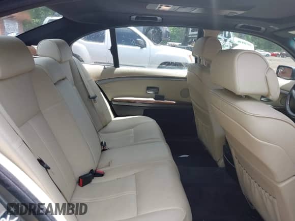 2007 BMW 7 Series 750Li z VIN WBAHN83537DT74855, wystawiony jako IAAI lot #42529689 z przebiegiem 113 217 mil mil oraz . Historia ofert i sprzedaży dostępna na DreamBid. Obrazek 8.