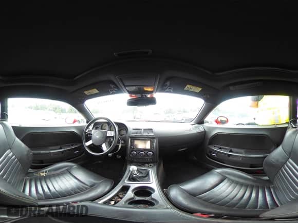 2009 Dodge Challenger R/T z VIN 2B3LJ54T09H563037, wystawiony jako IAAI lot #43288315 z przebiegiem 190 806 mil mil oraz . Historia ofert i sprzedaży dostępna na DreamBid. Obrazek 19.