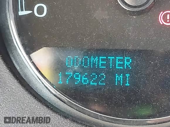 2013 Chevrolet Suburban LTZ z VIN 1GNSCKE07DR108483, wystawiony jako IAAI lot #42579856 z przebiegiem 179 622 mil mil oraz . Historia ofert i sprzedaży dostępna na DreamBid. Obrazek 7.