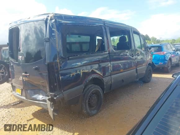 2008 Dodge Sprinter z VIN WDWPE745185308692, wystawiony jako IAAI lot #42020678 z przebiegiem 223 581 mil mil oraz . Historia ofert i sprzedaży dostępna na DreamBid. Obrazek 4.