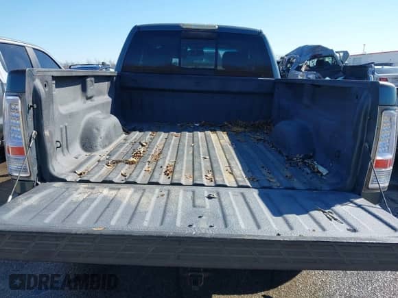 2009 GMC Sierra 1500 SLT z VIN 1GTEK39J09Z291895, wystawiony jako IAAI lot #41539566 z przebiegiem 251 520 mil mil oraz . Historia ofert i sprzedaży dostępna na DreamBid. Obrazek 16.