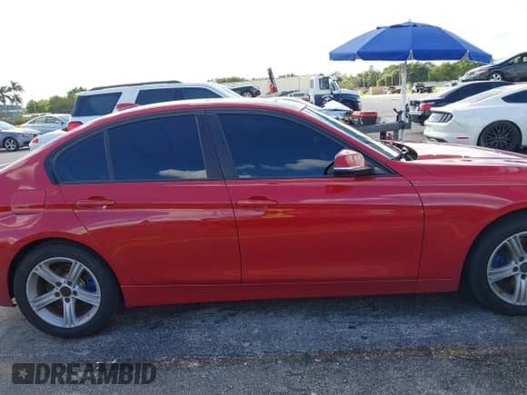 2013 BMW 3 Series 328i xDrive с VIN WBA3B3C57DF540929, выставлен на аукционе IAAI как лот 40829557 с пробегом 133 351 миль миль и . История ставок и продаж доступна на DreamBid. Изображение 13.