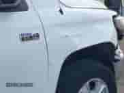 2018 Toyota Tundra SR с VIN 5TFUW5F18JX692272, выставлен на аукционе IAAI как лот 41421218 с пробегом 119 776 миль миль и . История ставок и продаж доступна на DreamBid. Изображение 21.