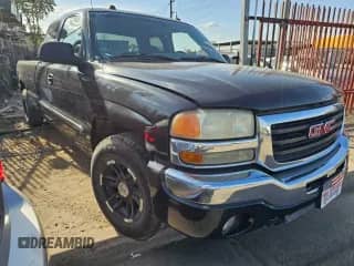 2004 GMC Sierra 1500 SLE с VIN 1GTEC19T14E111603, выставлен на аукционе Copart как лот 73064934 с пробегом 95 800 миль миль и Списание • Salvage title. История ставок и продаж доступна на DreamBid. Изображение 1.