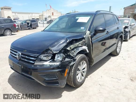 2018 Volkswagen Tiguan S с VIN 3VV1B7AX0JM104698, выставлен на аукционе IAAI как лот 42873240 с пробегом 81 095 миль миль и . История ставок и продаж доступна на DreamBid. Изображение 18.