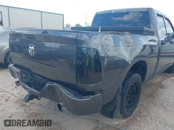 2014 Ram 1500 Express z VIN 1C6RR6FT9ES241947, wystawiony jako IAAI lot #43444837 z przebiegiem 238 101 mil mil oraz . Historia ofert i sprzedaży dostępna na DreamBid. Obrazek 6.