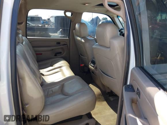 2005 Chevrolet Avalanche LS z VIN 3GNEK12Z05G118612, wystawiony jako IAAI lot #43055941 z przebiegiem 192 492 mil mil oraz . Historia ofert i sprzedaży dostępna na DreamBid. Obrazek 8.