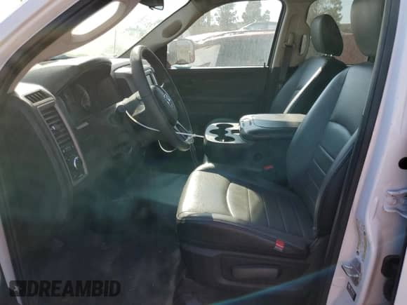 2023 Ram 1500 Tradesman z VIN 1C6RR7FTXPS588759, wystawiony jako Copart lot #71082284 z przebiegiem 31 945 mil mil oraz Szkoda całkowita • Salvage title. Historia ofert i sprzedaży dostępna na DreamBid. Obrazek 7.