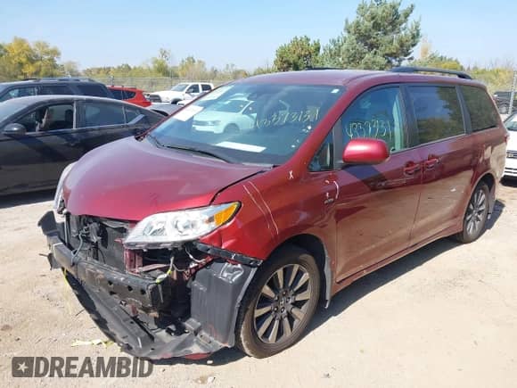 2018 Toyota Sienna LE z VIN 5TDJZ3DC9JS202902, wystawiony jako IAAI lot #43373131 z przebiegiem 145 490 mil mil oraz . Historia ofert i sprzedaży dostępna na DreamBid. Obrazek 2.