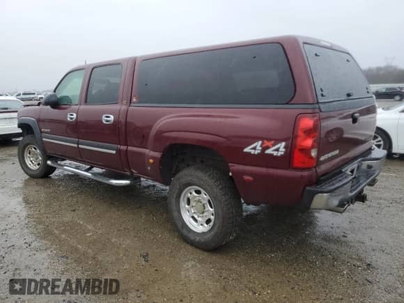2003 Chevrolet Silverado 1500HD LT with VIN 1GCGK13U33F207769, listed as a Copart auction lot 42422675 with 147,241 mi miles and Salvage title. Bid and sale history available at DreamBid. Image 2.