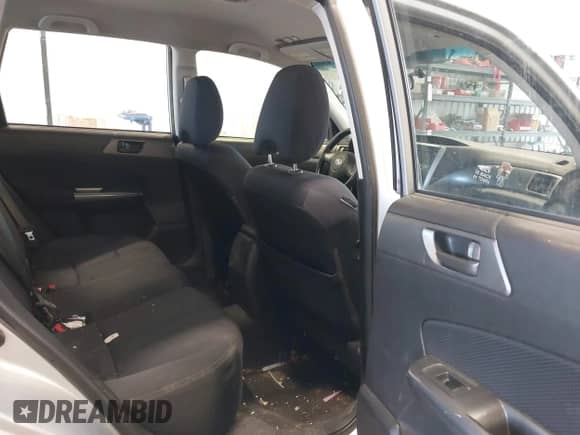 2011 Subaru Forester X z VIN JF2SHBBC9BG723345, wystawiony jako IAAI lot #42633930 z przebiegiem 173 359 mil mil oraz . Historia ofert i sprzedaży dostępna na DreamBid. Obrazek 8.