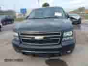 2010 Chevrolet Suburban Commercial z VIN 1GNUKHE38AR190423, wystawiony jako IAAI lot #41361377 z przebiegiem 215 187 mil mil oraz . Historia ofert i sprzedaży dostępna na DreamBid. Obrazek 6.