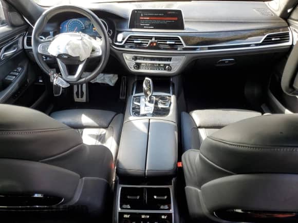 2019 BMW 7 Series 750i xDrive с VIN WBA7F2C57KB239470, выставлен на аукционе Copart как лот 67986555 с пробегом 70 821 миль миль и На запчасти • Non repairable. История ставок и продаж доступна на DreamBid. Изображение 8.