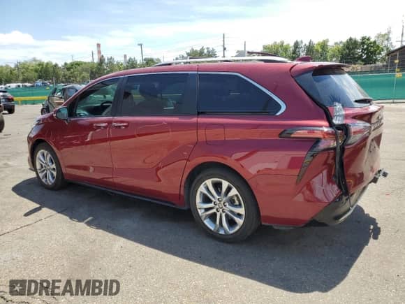 2022 Toyota Sienna Platinum с VIN 5TDERKEC1NS082819, выставлен на аукционе Copart как лот 68132775 с пробегом 45 047 миль миль и Списание • Salvage title. История ставок и продаж доступна на DreamBid. Изображение 2.