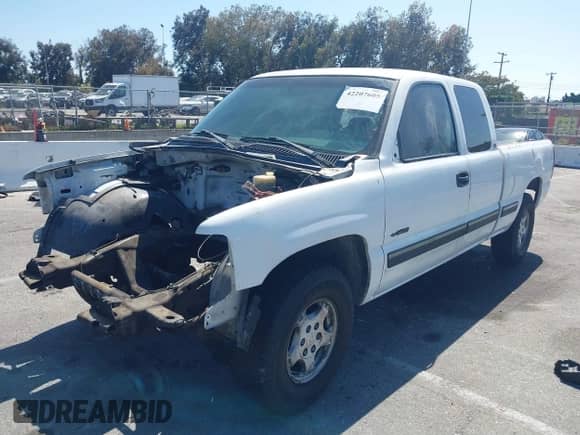 1999 Chevrolet Silverado 1500 LS с VIN 2GCEC19V4X1231354, выставлен на аукционе IAAI как лот 42207605 с пробегом Не указан миль и . История ставок и продаж доступна на DreamBid. Изображение 2.