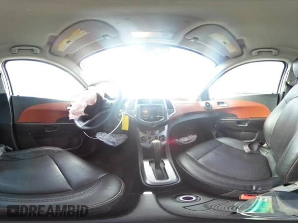 2014 Chevrolet Sonic LTZ z VIN 1G1JE6SB1E4115318, wystawiony jako Copart lot #70573505 z przebiegiem 101 362 mil mil oraz Szkoda całkowita • Salvage title. Historia ofert i sprzedaży dostępna na DreamBid. Obrazek 14.