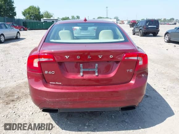 2016 Volvo S60 T5 Drive-E Premier z VIN YV126MFK4G2399463, wystawiony jako IAAI lot #42568556 z przebiegiem 94 972 mil mil oraz . Historia ofert i sprzedaży dostępna na DreamBid. Obrazek 15.