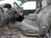 2019 Ram 1500 Tradesman z VIN 3C6JR6DTXKG509987, wystawiony jako Copart lot #80923105 z przebiegiem 199 654 mil mil oraz Czysty tytuł • Clean title. Historia ofert i sprzedaży dostępna na DreamBid. Obrazek 7.