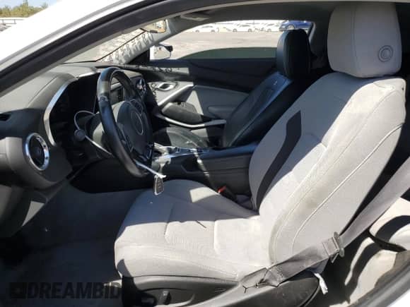 2018 Chevrolet Camaro 1LT z VIN 1G1FB1RS8J0137244, wystawiony jako Copart lot #68961385 z przebiegiem 107 015 mil mil oraz Szkoda całkowita • Salvage title. Historia ofert i sprzedaży dostępna na DreamBid. Obrazek 7.