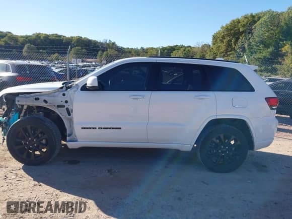 2018 Jeep Grand Cherokee Upland с VIN 1C4RJFAG0JC240927, выставлен на аукционе IAAI как лот 43401122 с пробегом 132 017 миль миль и . История ставок и продаж доступна на DreamBid. Изображение 14.