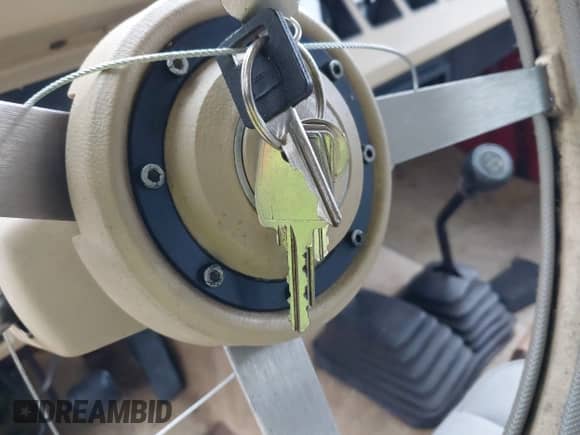 1988 Jeep Wrangler with VIN 2BCCV8111JB512467, listed as a IAAI auction lot 42178705 with 192,720 mi miles and . Bid and sale history available at DreamBid. Image 11.