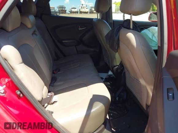 2014 Hyundai Tucson Limited z VIN KM8JU3AG6EU820276, wystawiony jako IAAI lot #42296844 z przebiegiem 161 534 mil mil oraz . Historia ofert i sprzedaży dostępna na DreamBid. Obrazek 8.