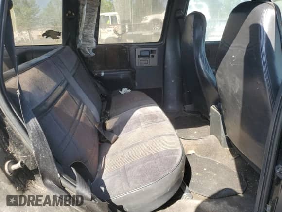 1992 Chevrolet Blazer с VIN 1GNDT13Z7N2122916, выставлен на аукционе Copart как лот 54979365 с пробегом Не указан миль и Чистый • Clean title. История ставок и продаж доступна на DreamBid. Изображение 11.