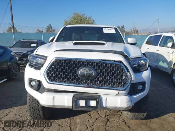 2019 Toyota Tacoma SR5 с VIN 3TMDZ5BNXKM060039, выставлен на аукционе IAAI как лот 43541474 с пробегом 47 392 миль миль и . История ставок и продаж доступна на DreamBid. Изображение 11.