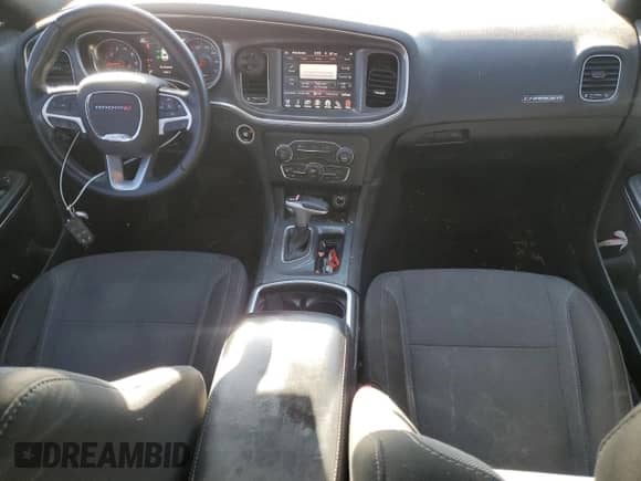 2016 Dodge Charger SXT z VIN 2C3CDXHG5GH355221, wystawiony jako Copart lot #90283645 z przebiegiem 133 086 mil mil oraz Czysty tytuł • Clean title. Historia ofert i sprzedaży dostępna na DreamBid. Obrazek 8.