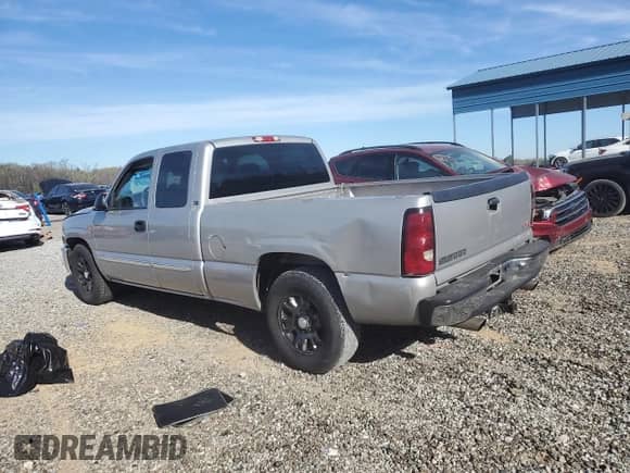 2005 GMC Sierra 1500 SLE с VIN 2GTEC19TX51271045, выставлен на аукционе Copart как лот 49779355 с пробегом 98 230 миль миль и Чистый • Clean title. История ставок и продаж доступна на DreamBid. Изображение 2.