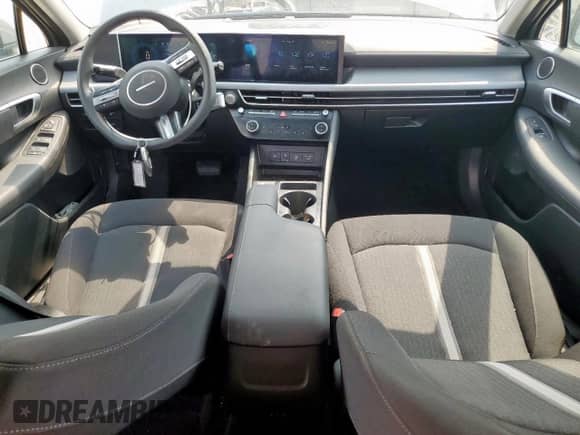 2025 Hyundai Sonata SEL z VIN KMHL64JA3SA452298, wystawiony jako Copart lot #70425325 z przebiegiem 14 803 mil mil oraz Szkoda całkowita • Salvage title. Historia ofert i sprzedaży dostępna na DreamBid. Obrazek 8.