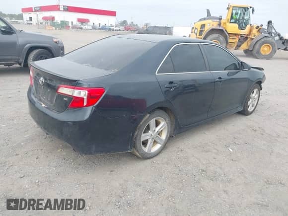 2014 Toyota Camry SE Sport с VIN 4T1BF1FK2EU343457, выставлен на аукционе IAAI как лот 43385246 с пробегом 320 265 миль миль и . История ставок и продаж доступна на DreamBid. Изображение 4.