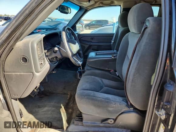 2004 Chevrolet Silverado 1500 LT z VIN 1GCEC19T04E389585, wystawiony jako Copart lot #82686555 z przebiegiem 194 212 mil mil oraz Czysty tytuł • Clean title. Historia ofert i sprzedaży dostępna na DreamBid. Obrazek 7.