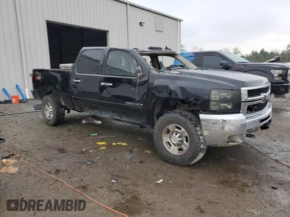2007 Chevrolet Silverado 2500HD LTZ с VIN 1GCHK23637F512996, выставлен на аукционе Copart как лот 46465715 с пробегом 420 732 миль миль и На запчасти • Non repairable. История ставок и продаж доступна на DreamBid. Изображение 4.