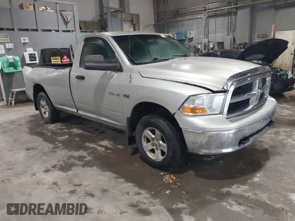 2010 Dodge 1500 TRX z VIN 3D7JV1ET7AG133341, wystawiony jako IAAI lot #43487042 z przebiegiem 148 332 mil mil oraz . Historia ofert i sprzedaży dostępna na DreamBid. Obrazek 1.