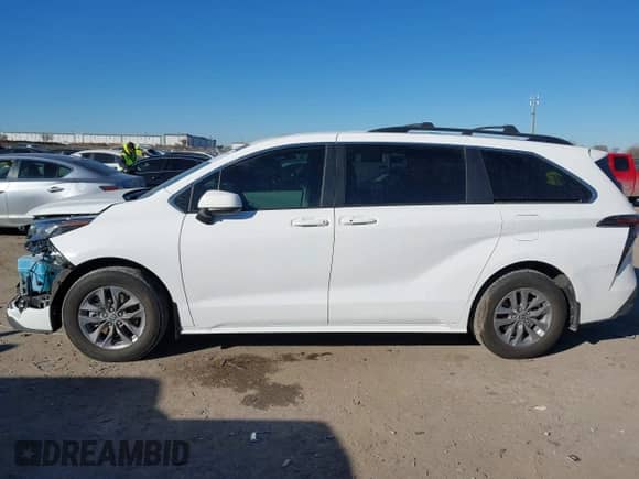 2024 Toyota Sienna LE with VIN 5TDBRKEC0RS217006, listed as a IAAI auction lot 41389239 with 23,983 mi miles and . Bid and sale history available at DreamBid. Image 14.