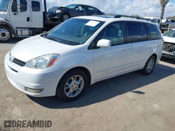 2004 Toyota Sienna XLE z VIN 5TDZA22CX4S094673, wystawiony jako IAAI lot #43387108 z przebiegiem 134 276 mil mil oraz . Historia ofert i sprzedaży dostępna na DreamBid. Obrazek 2.