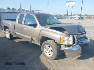 2013 Chevrolet Silverado 1500 LT z VIN 1GCRKSE75DZ195405, wystawiony jako IAAI lot #43213445 z przebiegiem 292 110 mil mil oraz . Historia ofert i sprzedaży dostępna na DreamBid. Obrazek 1.