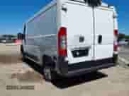 2024 Ram ProMaster Cargo Tradesman с VIN 3C6LRVVG9RE145572, выставлен на аукционе IAAI как лот 43233025 с пробегом 3 464 миль миль и . История ставок и продаж доступна на DreamBid. Изображение 6.