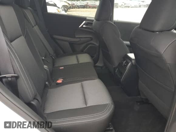 2024 Mitsubishi Outlander ES with VIN JA4J3UA80RZ067143, listed as a Copart auction lot 58398165 with 22,518 mi miles and Salvage title. Bid and sale history available at DreamBid. Image 11.