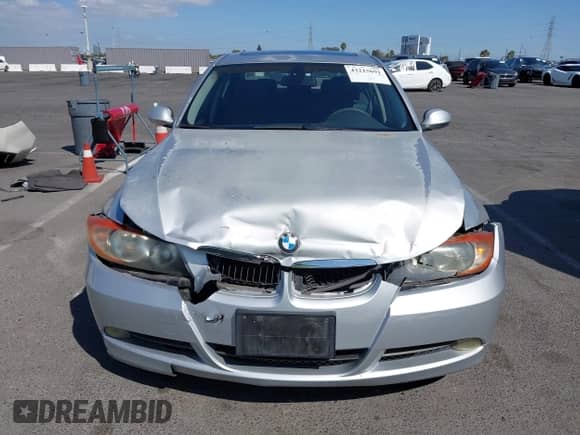 2006 BMW 3 Series 325i z VIN WBAVB135X6KX37228, wystawiony jako IAAI lot #43215691 z przebiegiem 162 983 mil mil oraz . Historia ofert i sprzedaży dostępna na DreamBid. Obrazek 12.