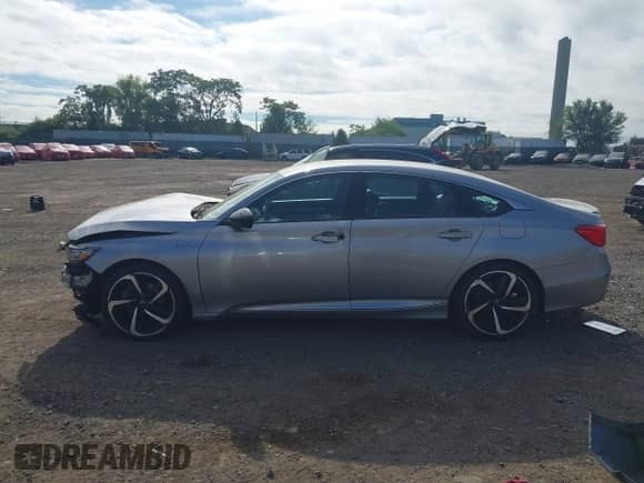 2022 Honda Accord Sport с VIN 1HGCV3F27NA014621, выставлен на аукционе IAAI как лот 43182479 с пробегом Не указан миль и . История ставок и продаж доступна на DreamBid. Изображение 13.