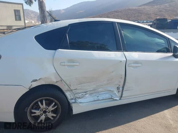 2010 Toyota Prius III with VIN JTDKN3DU8A0061669, listed as a IAAI auction lot 43341726 with 212,911 mi miles and . Bid and sale history available at DreamBid. Image 6.