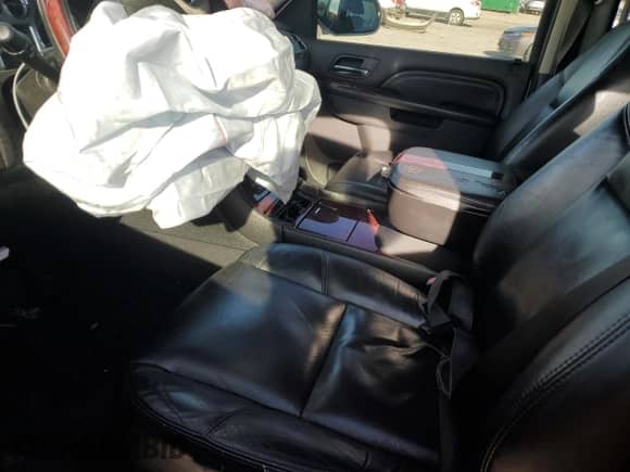 2010 Cadillac Escalade EXT Premium with VIN 3GYVKNEF2AG165792, listed as a Copart auction lot 84022714 with 163,795 mi miles and Salvage title. Bid and sale history available at DreamBid. Image 7.