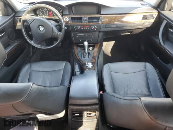 2006 BMW 3 Series 325xi with VIN WBAVD13526KV10352, listed as a Copart auction lot 71769245 with 181,147 mi miles and Salvage title. Bid and sale history available at DreamBid. Image 8.